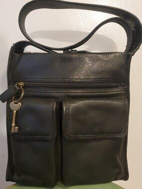 Fossil Vintage Black Pebbled Leather Messenger Bag